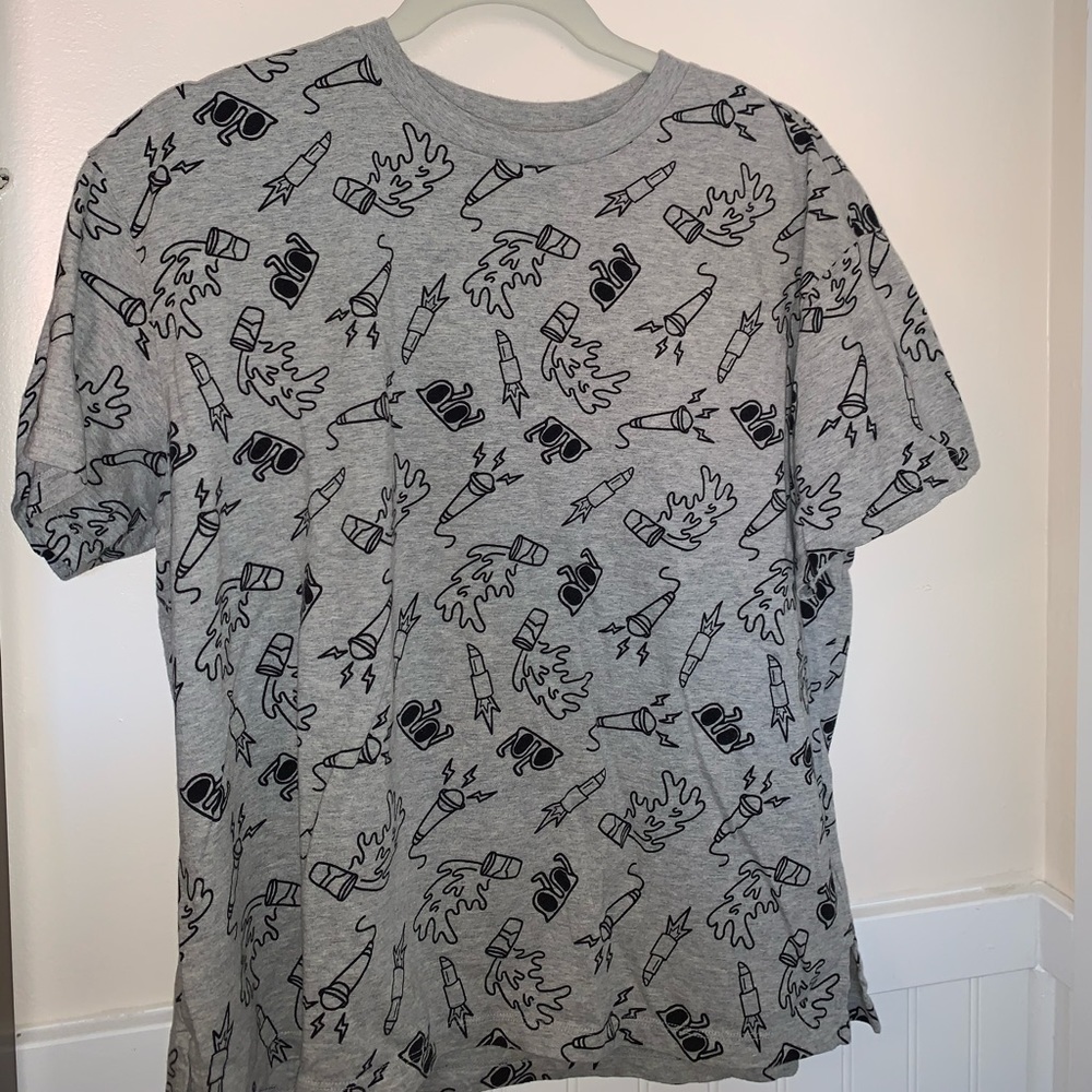 UNIQLO graphic summer tee